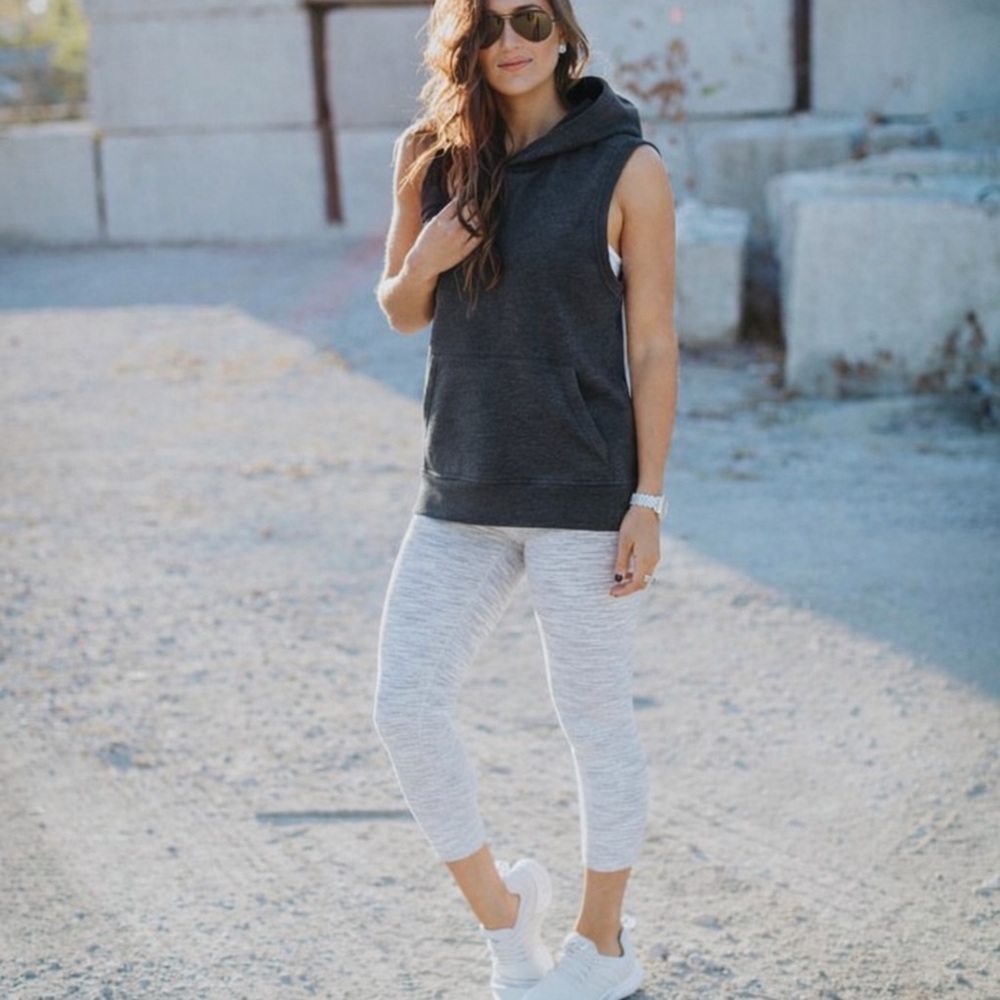 Lululemon Blissed Out Sleeveless Hoodie Heathered Black Gray 6
